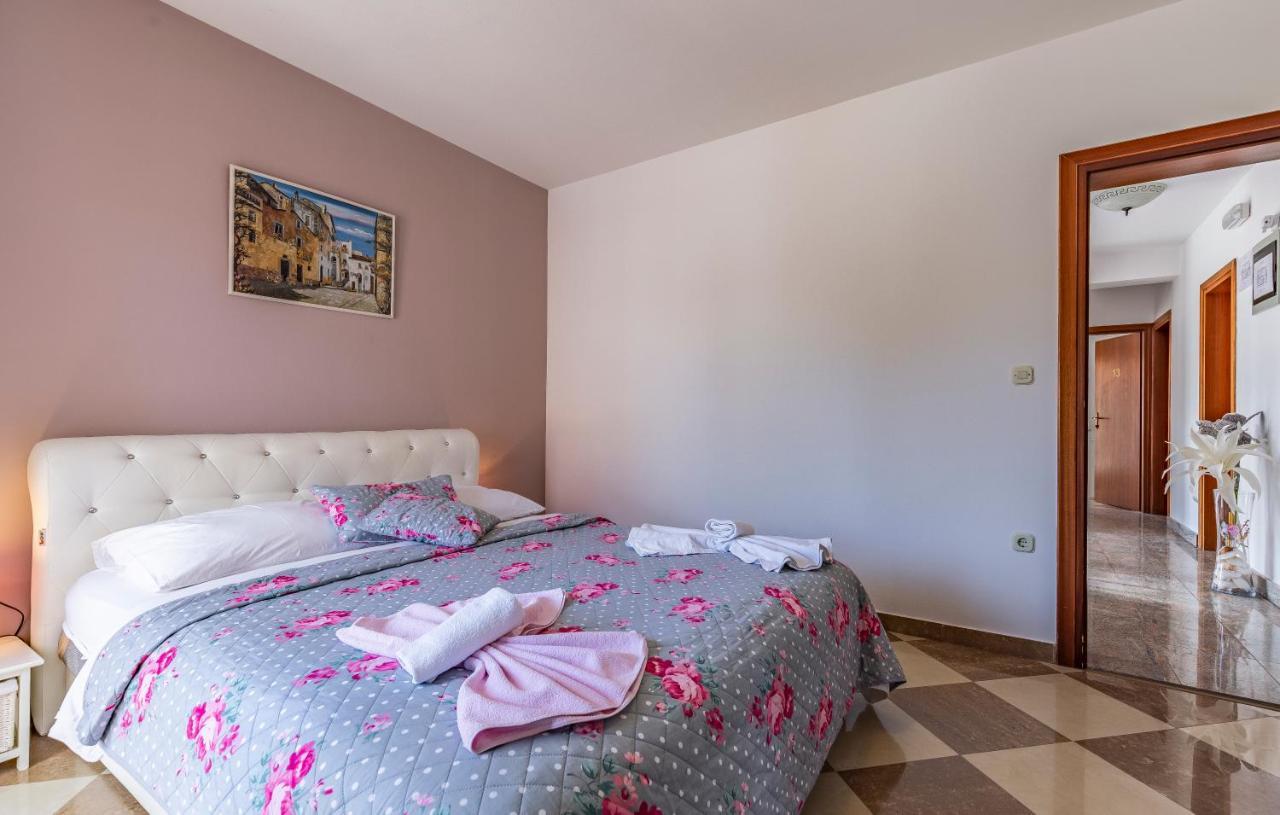 Villa San Rocco Bed & Breakfast Medulin Exteriör bild