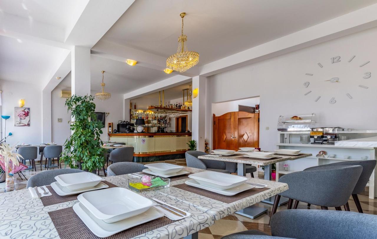 Villa San Rocco Bed & Breakfast Medulin Exteriör bild