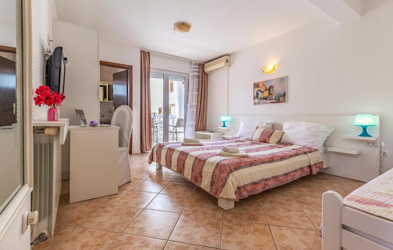 Villa San Rocco Bed & Breakfast Medulin Exteriör bild