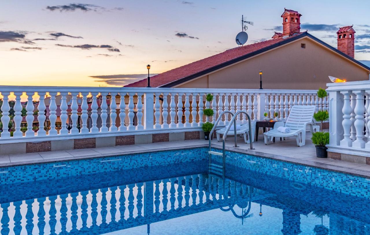 Villa San Rocco Bed & Breakfast Medulin Exteriör bild